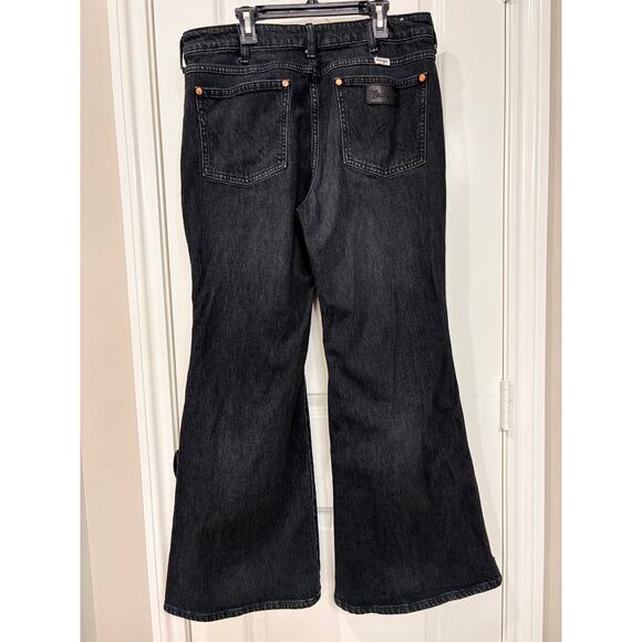 Wrangler Wanderer High Rise Flare Jean Essential Black Sz W31 L30 - Picture 5 of 9